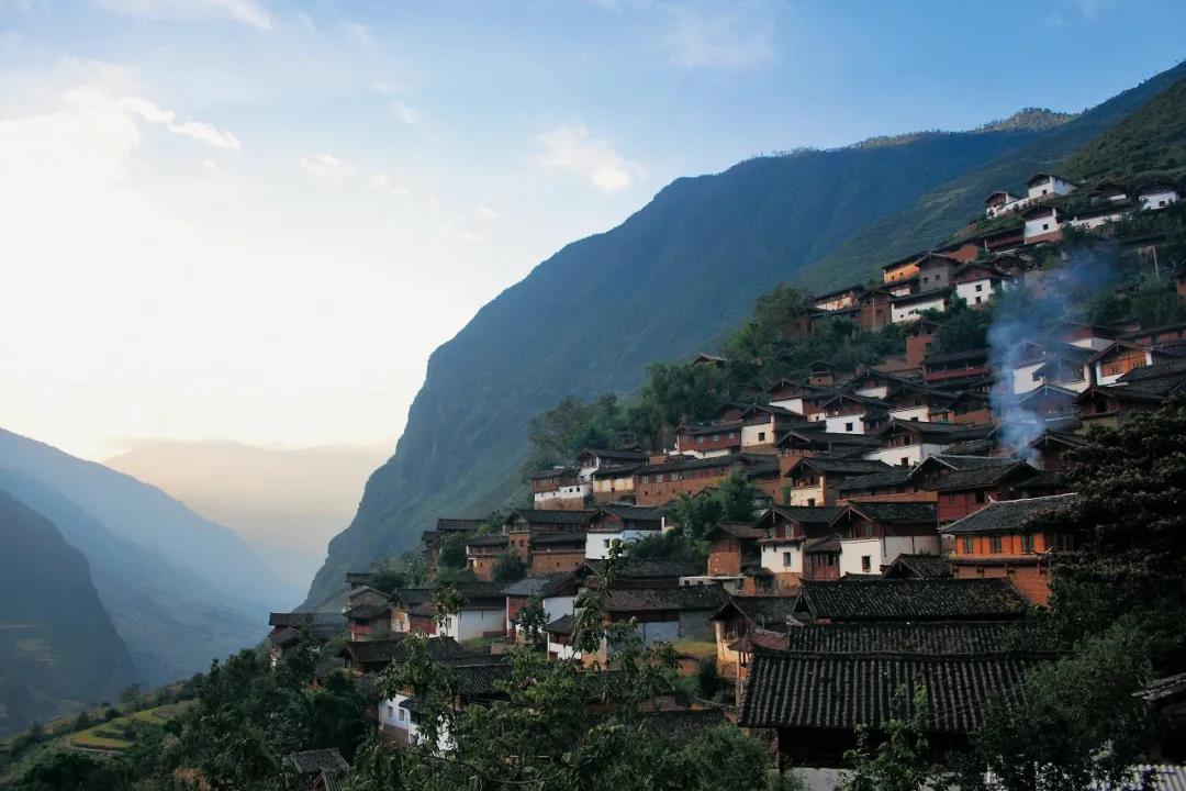 麗江石頭城，巖石上的棲居