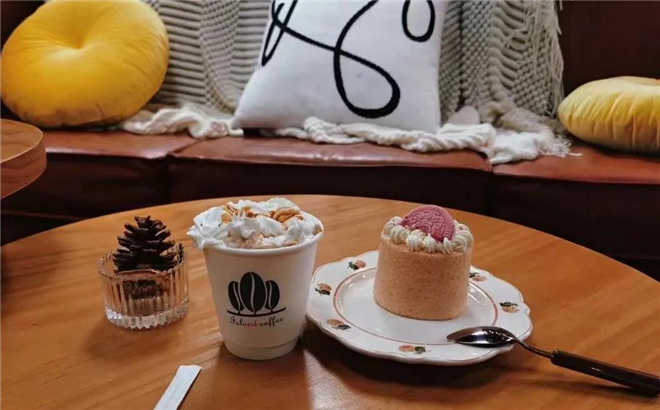 束河竟藏了一個“島”，來喝咖啡的人都稱這是麗江“小清邁”