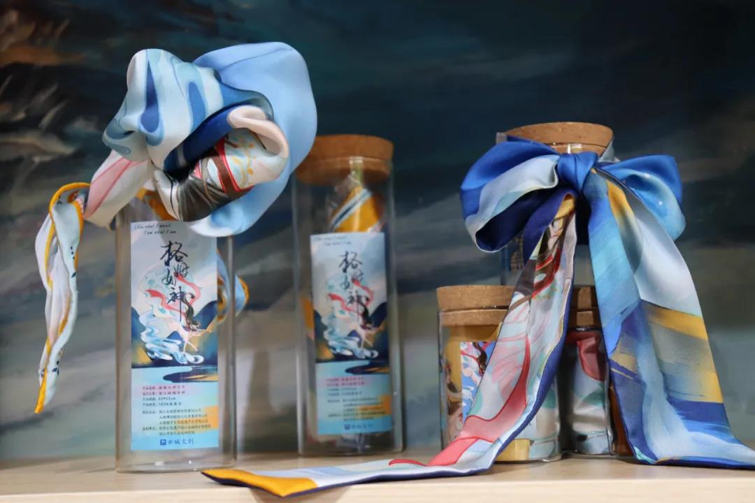 只是因為在麗江古城多看了你好幾眼，我心動了……