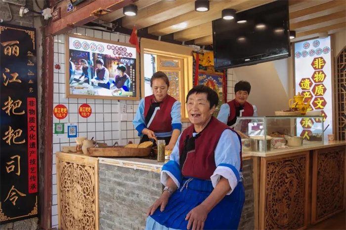 麗江特色美食推薦：油炸粑粑、水燜粑粑……好吃的麗江粑粑，竟還有那么多故事！