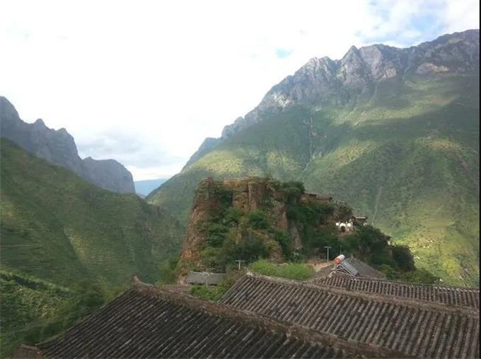 云南麗江小眾旅游景點“石頭城”，堪稱“天險之城”