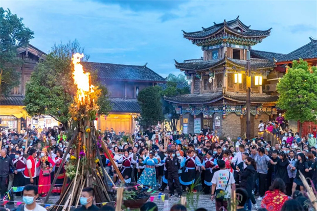 麗江喊你來過火把節(jié)了！